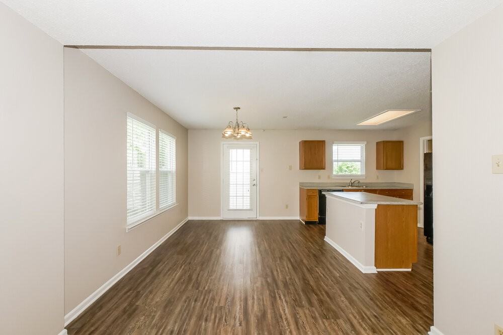 2282 Shadowbrook Dr - Photo 7 of 16
