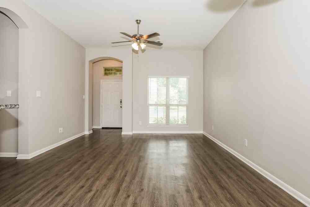 131 Brocks Ln - Photo 4 of 16