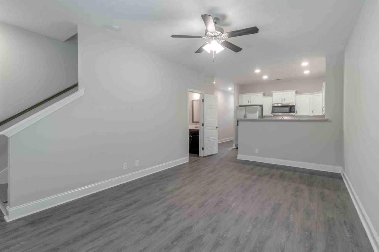 275 Smithson Ln #B - Photo 3 of 13