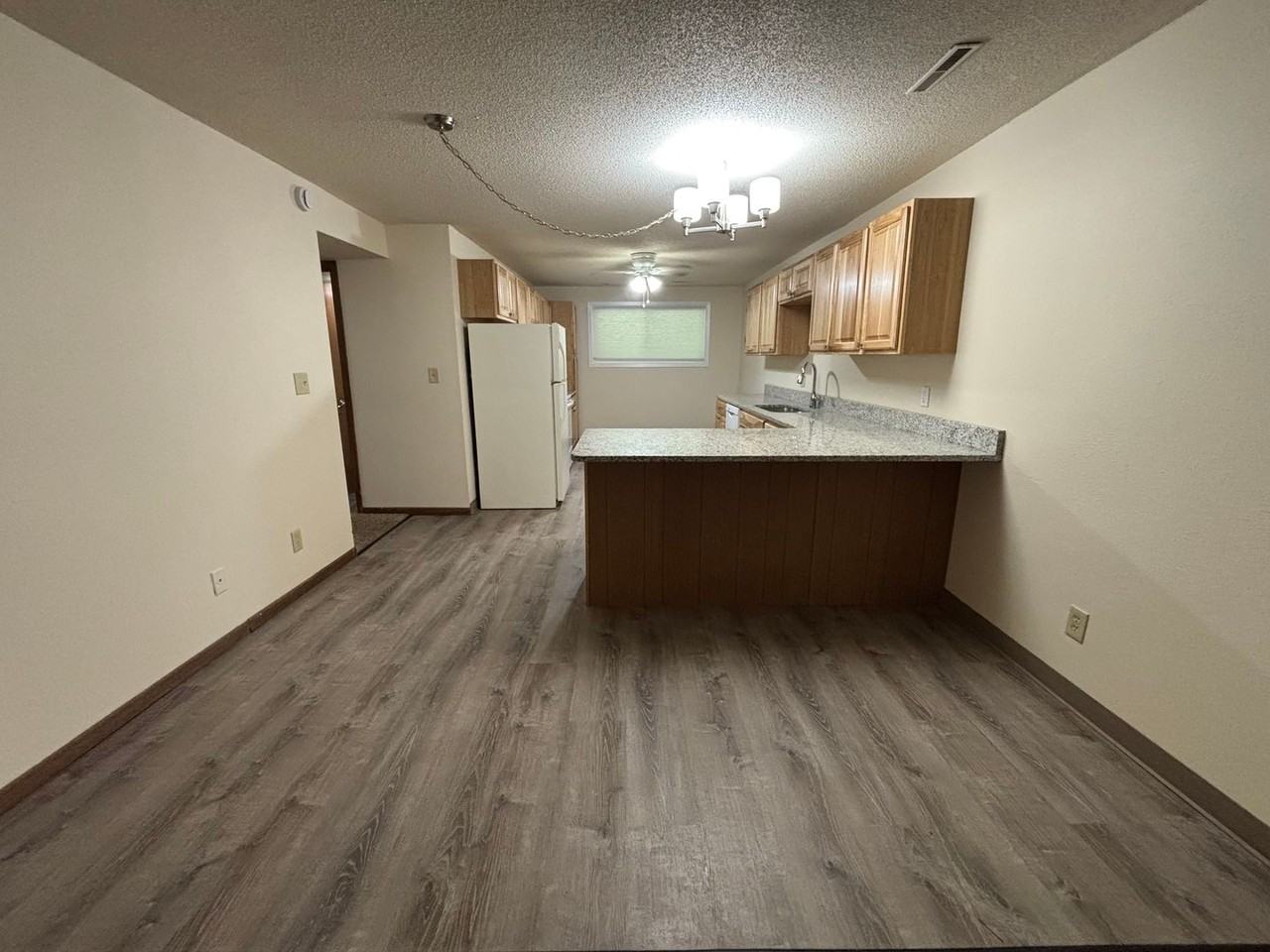 825 Partridge St - Photo 3 of 17