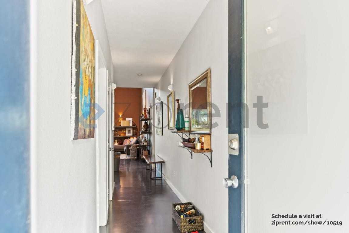 1468 34th St - Photo 3 of 24