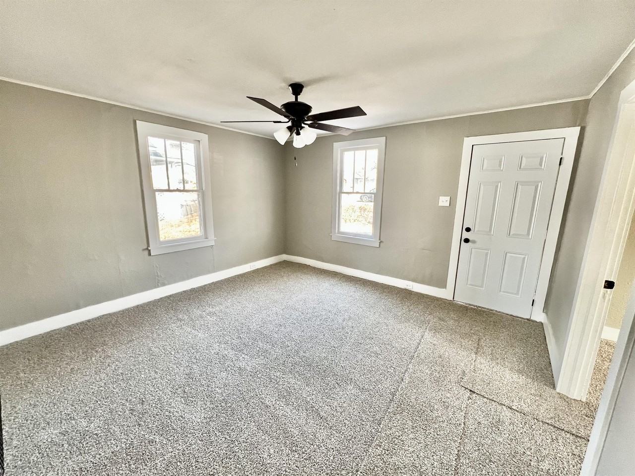 228 Pine St #A - Photo 7 of 10