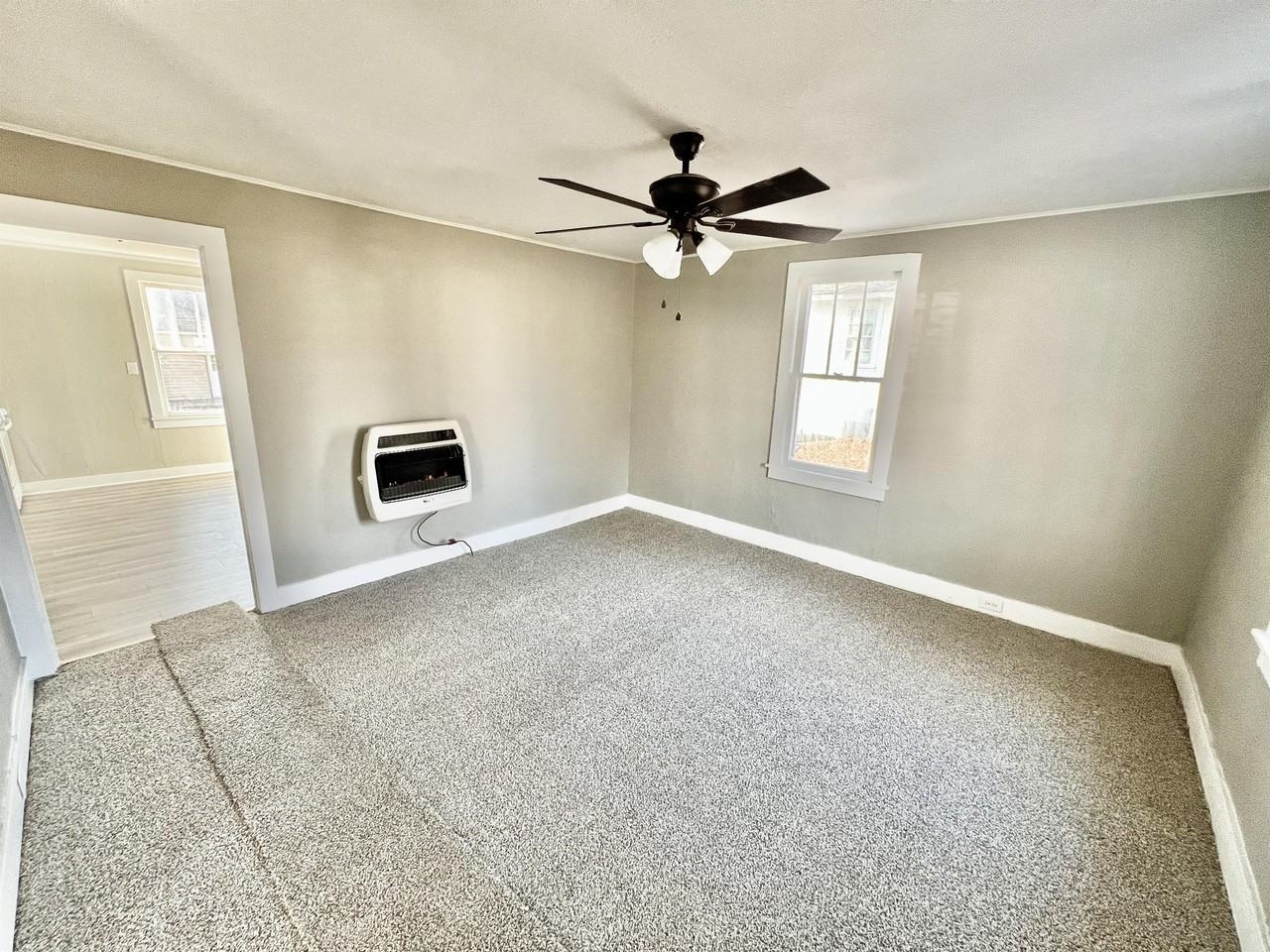 228 Pine St #A - Photo 4 of 10