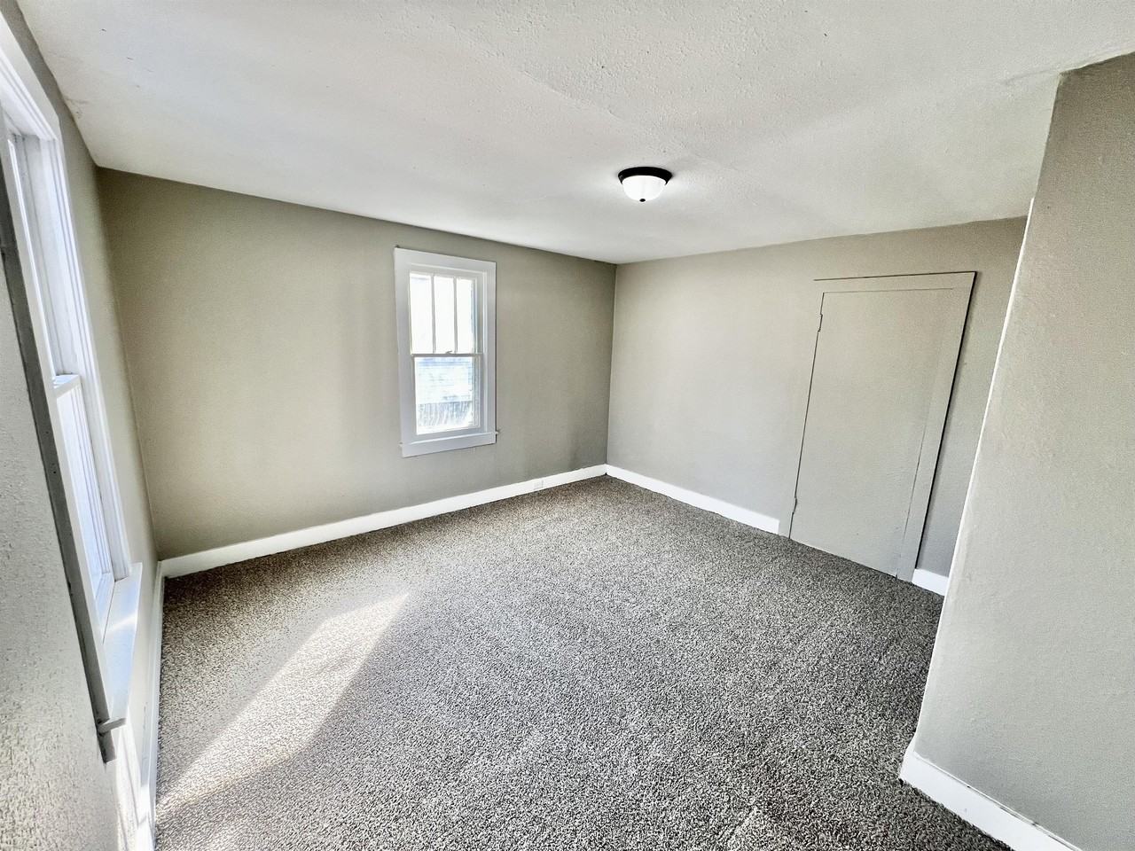 228 Pine St #A - Photo 5 of 10