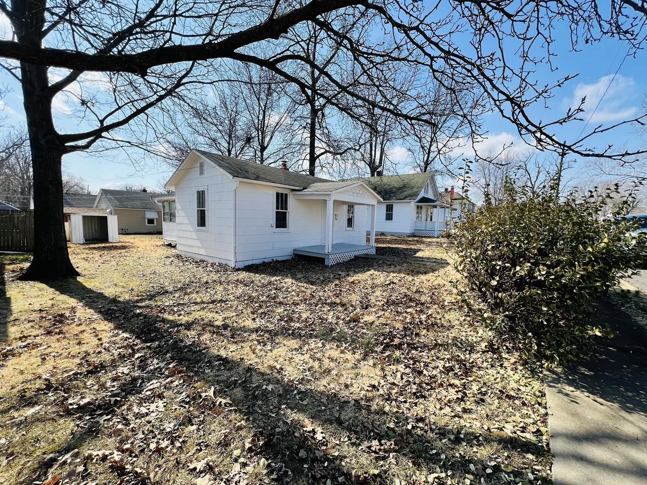 228 Pine St #A - Photo 3 of 10