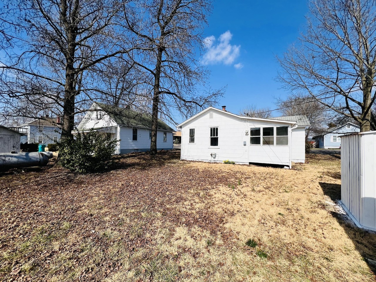 228 Pine St #A - Photo 5 of 10