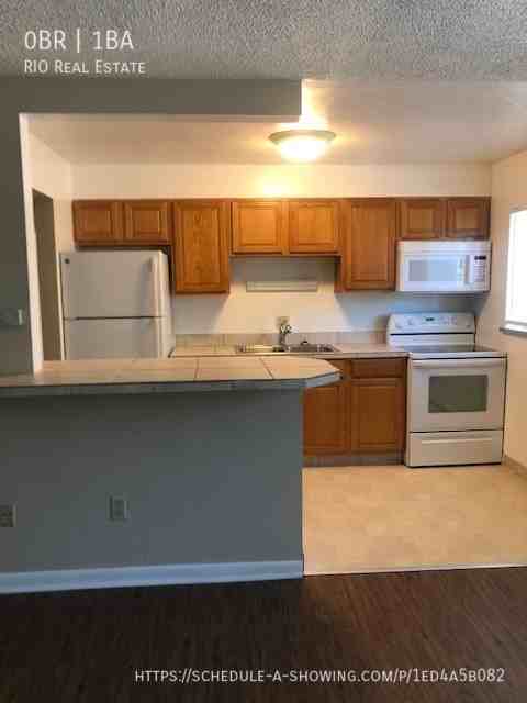 1139 York St #302 - Photo 3 of 7