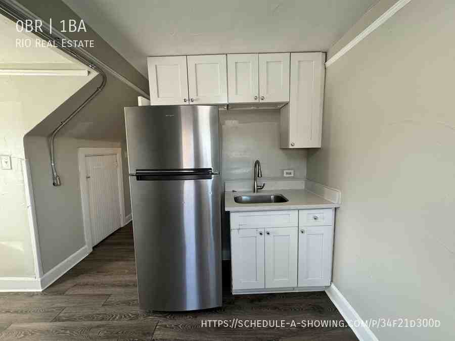 1075 N Clarkson St #15 - Photo 6 of 33