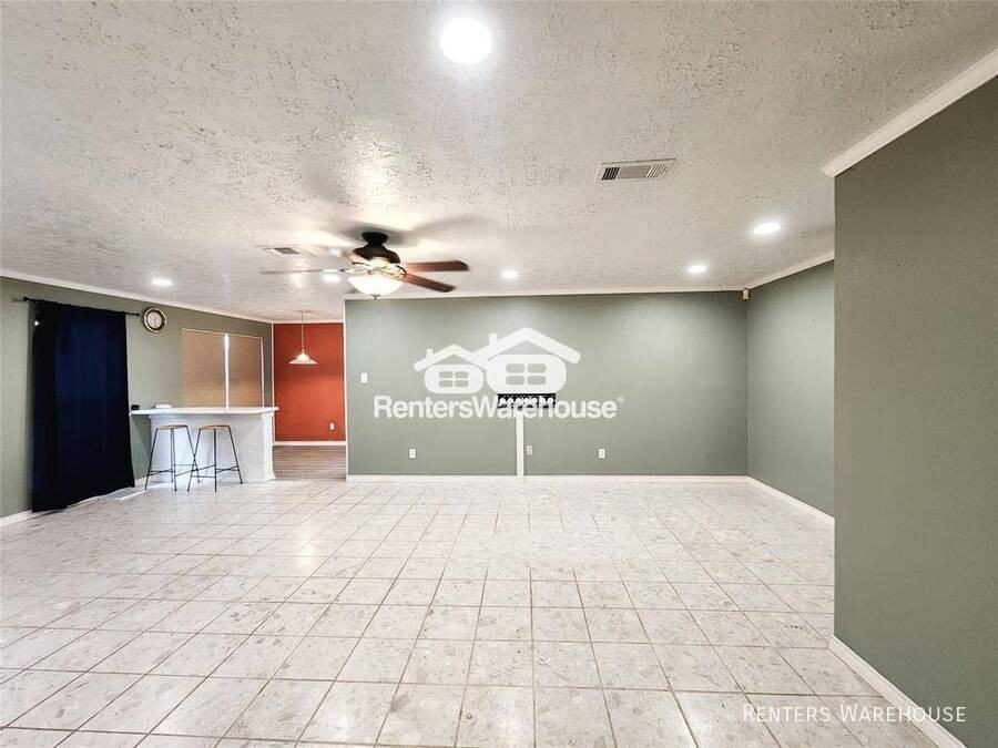 2830 Virginia Colony Dr - Photo 3 of 13