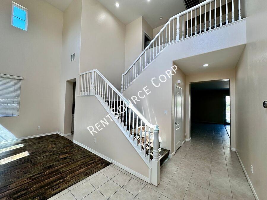 16339 Mountain Ln - Photo 3 of 44