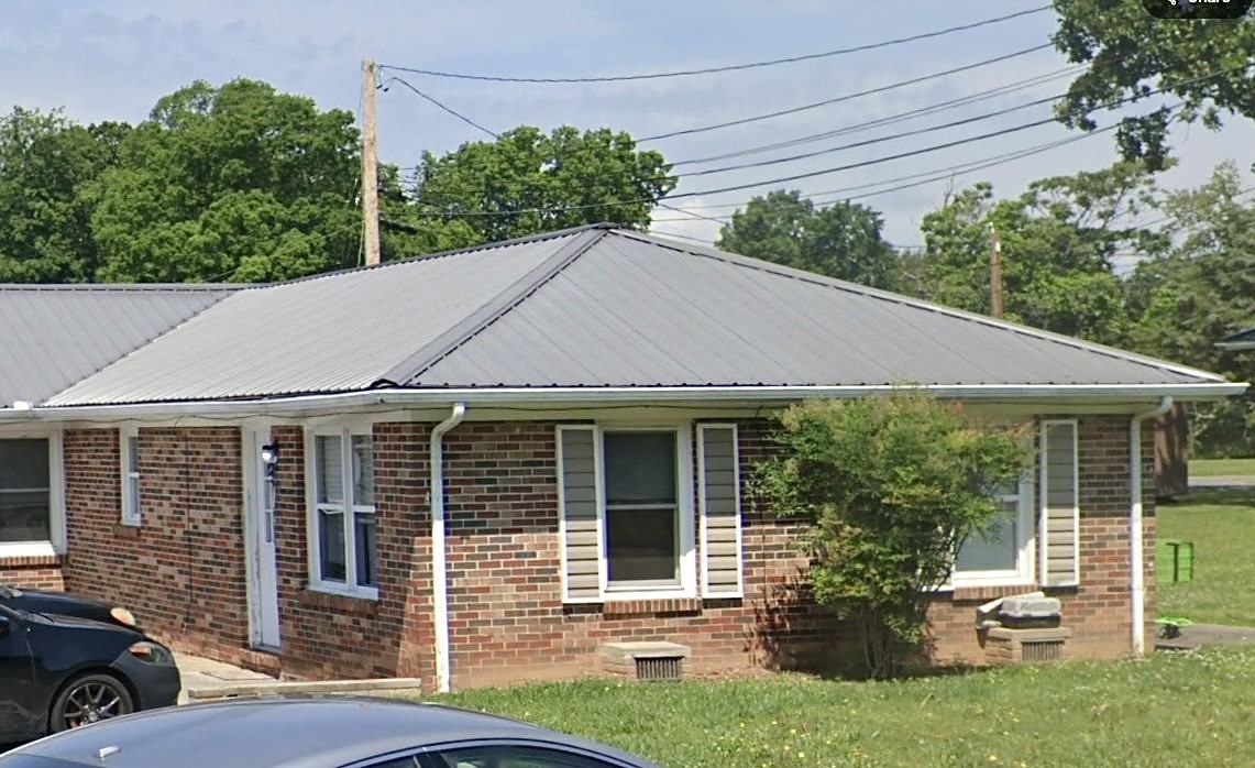 Couch Apartments - Photo 2 of 18