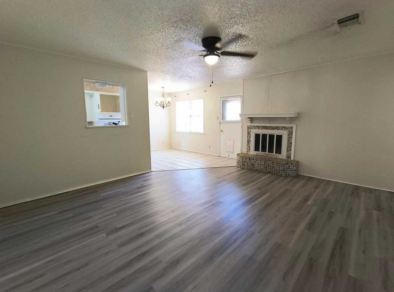 280 Glenna Dr - Photo 2 of 14