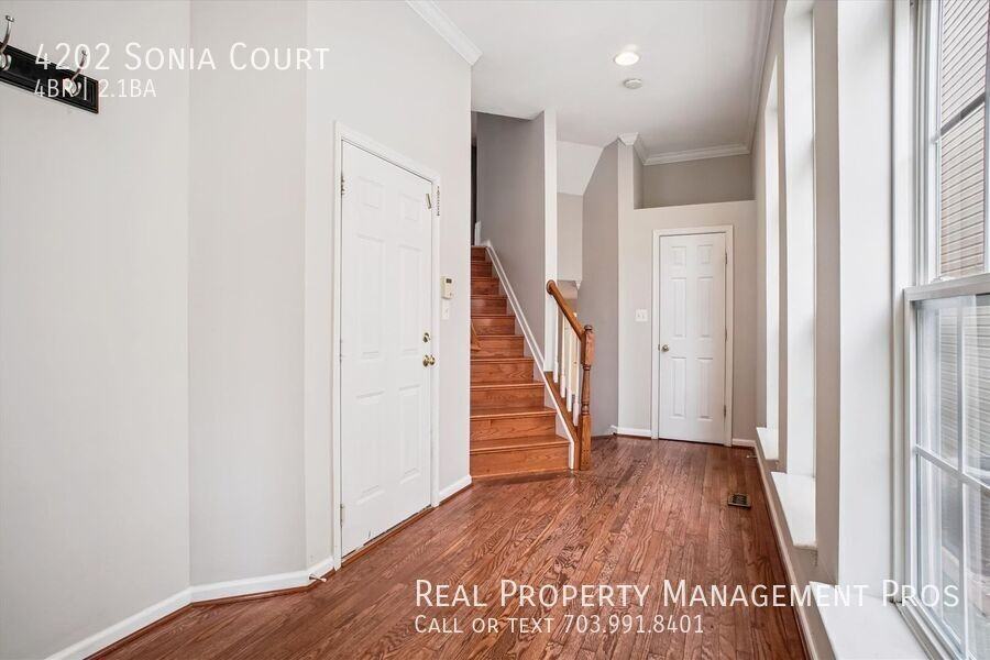 4202 Sonia Ct - Photo 3 of 31