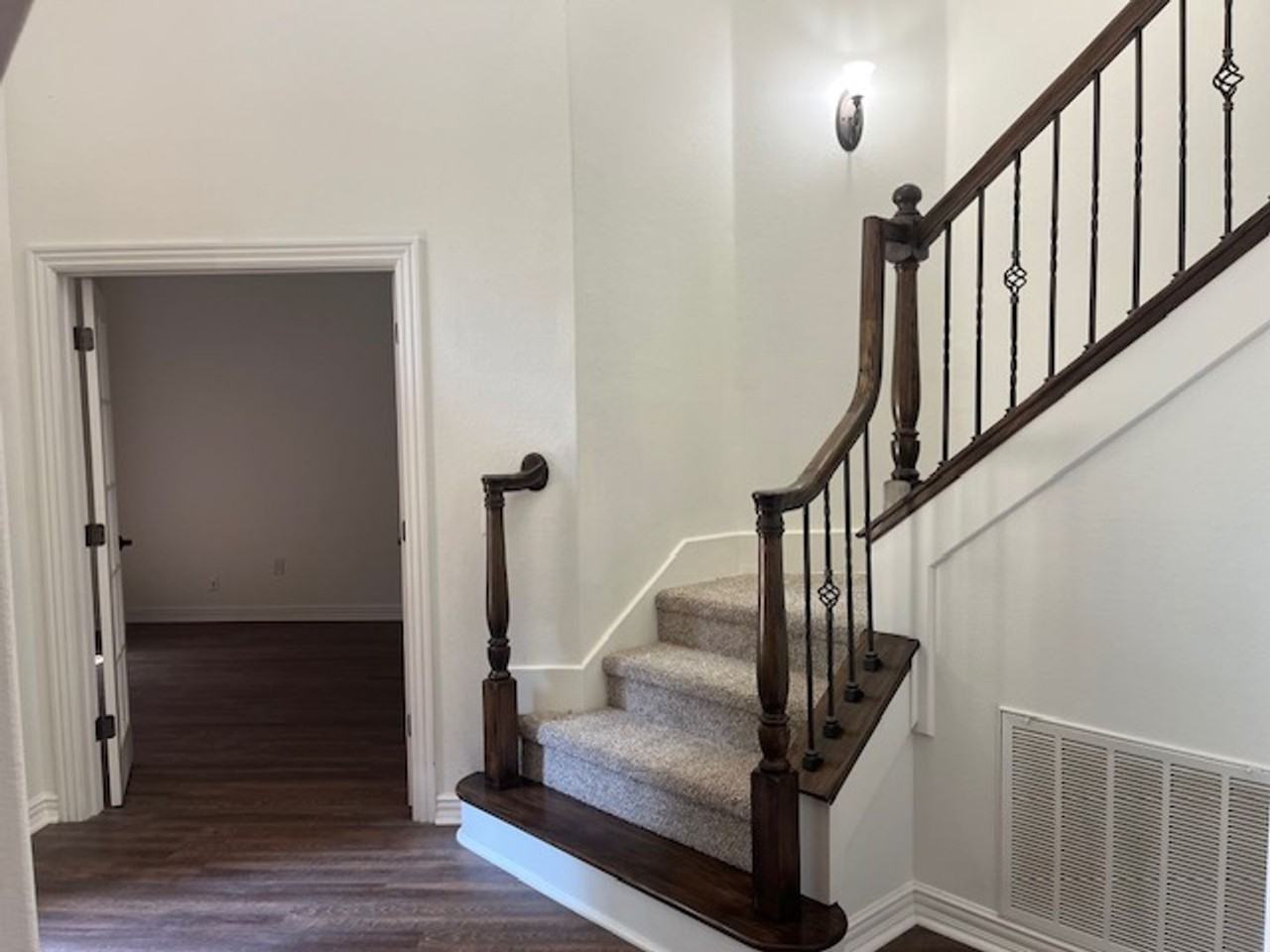 13888 Eastgate Dr - Photo 3 of 14