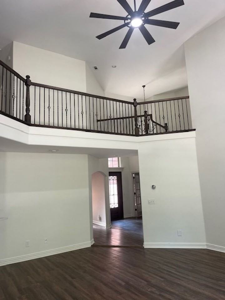 13888 Eastgate Dr - Photo 6 of 14