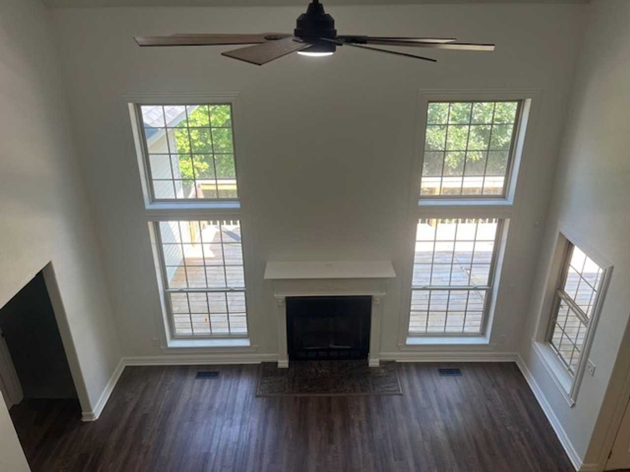 13888 Eastgate Dr - Photo 7 of 14