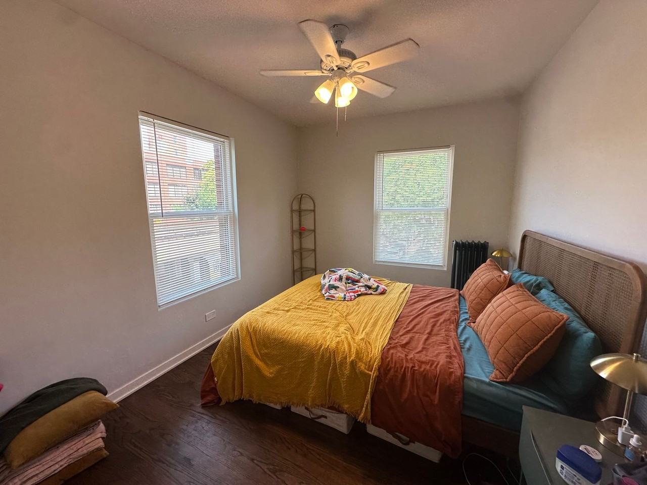 7033 North Glenwood Avenue #2N - Photo 5 of 6