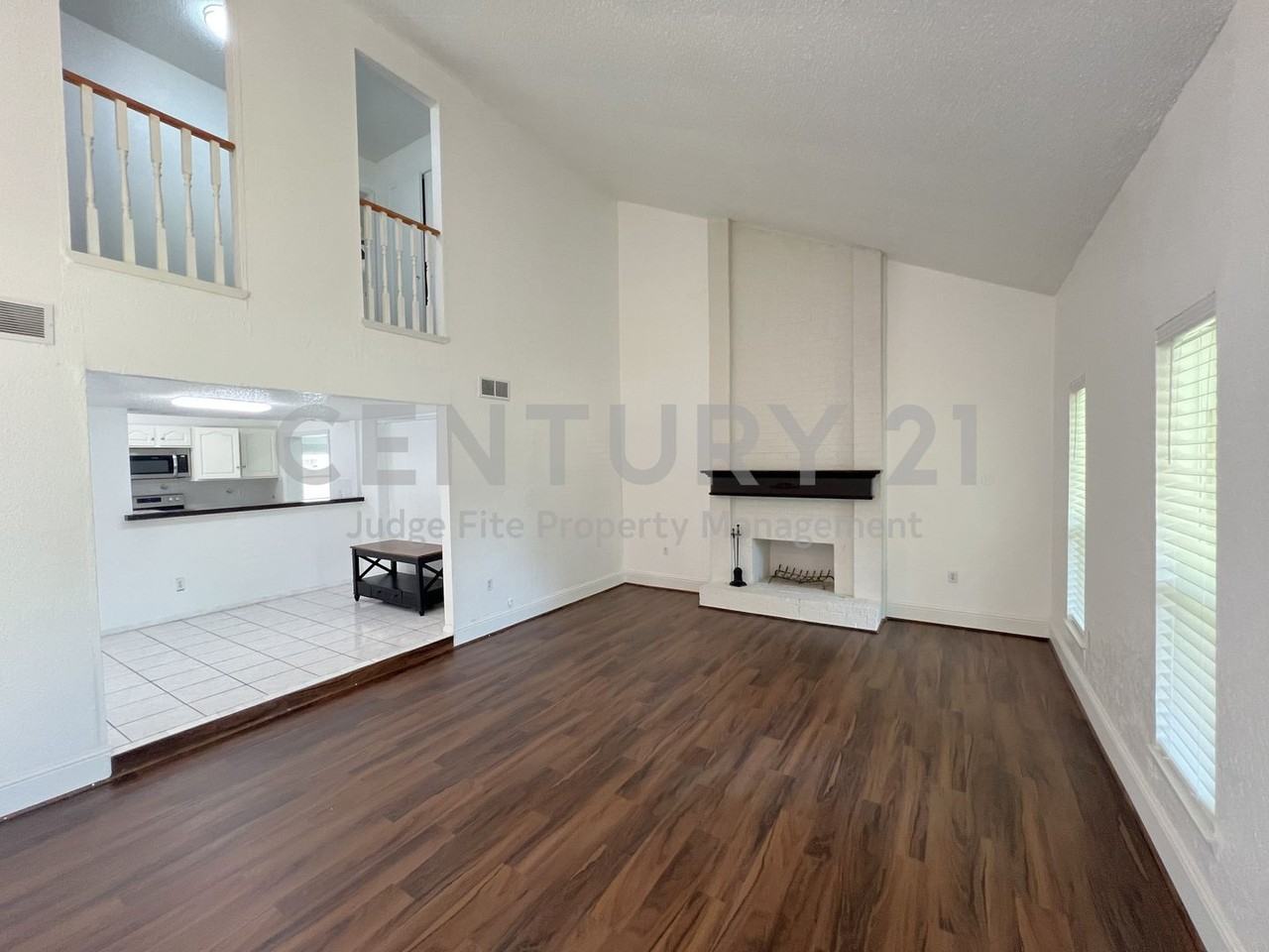 2805 Meadow Park Dr - Photo 2 of 11