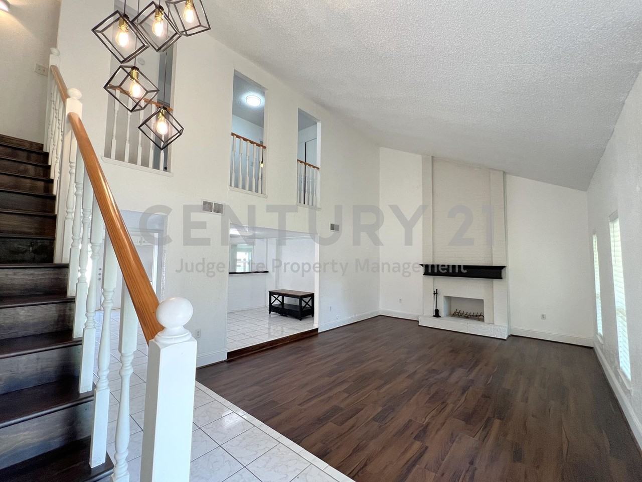 2805 Meadow Park Dr - Photo 3 of 11