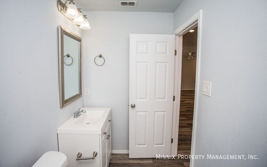 1302 N Dover Ave #B - Photo 5 of 41