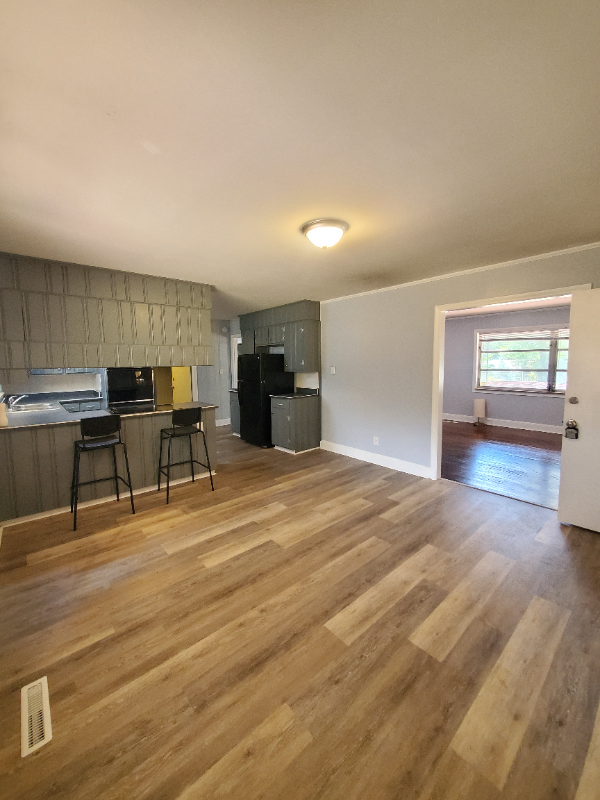 3818 Avalon Avenue - Photo 5 of 15