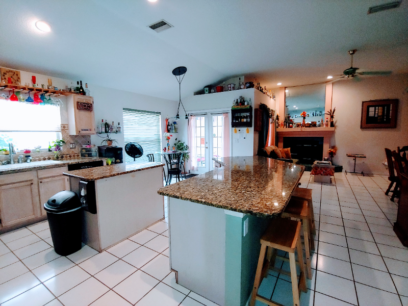 6724 Mirror Lake Avenue - Photo 7 of 20