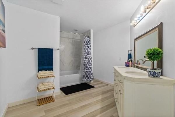 80 Ravens Croft Rd - Photo 3 of 14