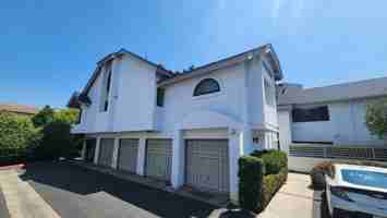 featured image of 532 Via De La Valle #G