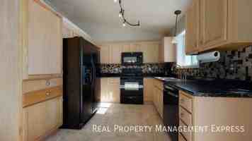 featured image of 7205 W 66th St