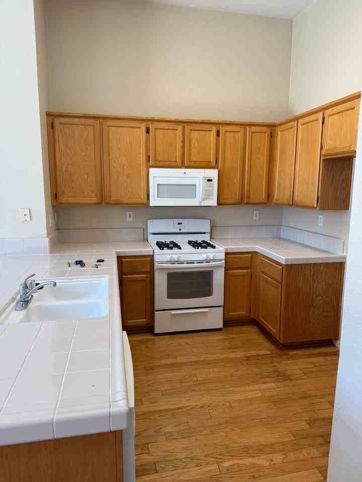 675 Bridgeford Dr - Photo 7 of 21