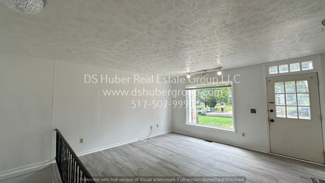 2723 Narraganset Dr - Photo 2 of 16