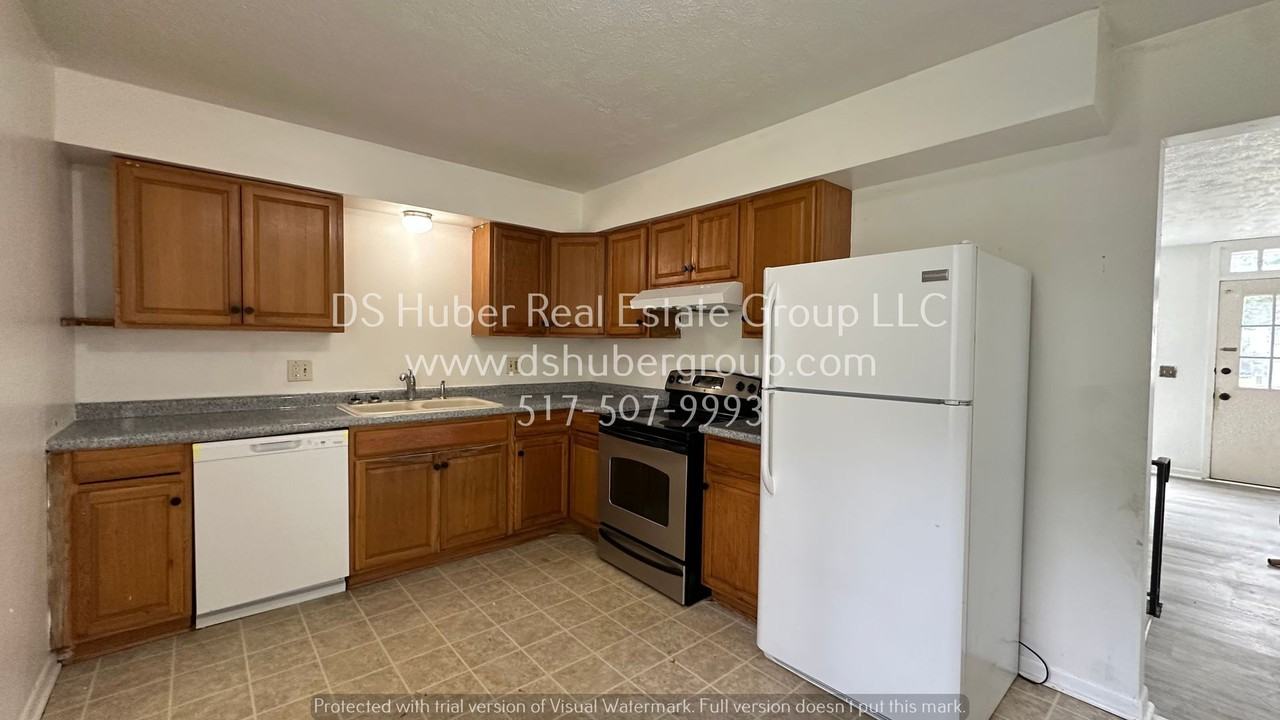 2723 Narraganset Dr - Photo 3 of 16