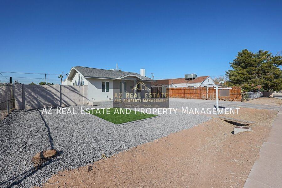 2224 N 24th Pl - Photo 3 of 35