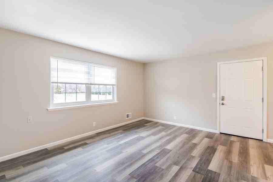 492 East Merrill Avenue #6 - Photo 6 of 14