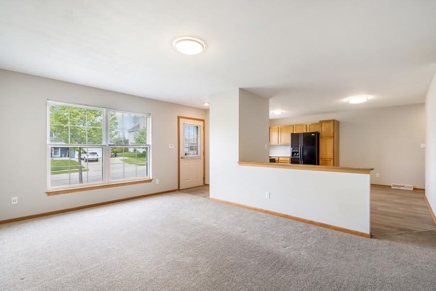 1442 Oriole Dr - Photo 2 of 22