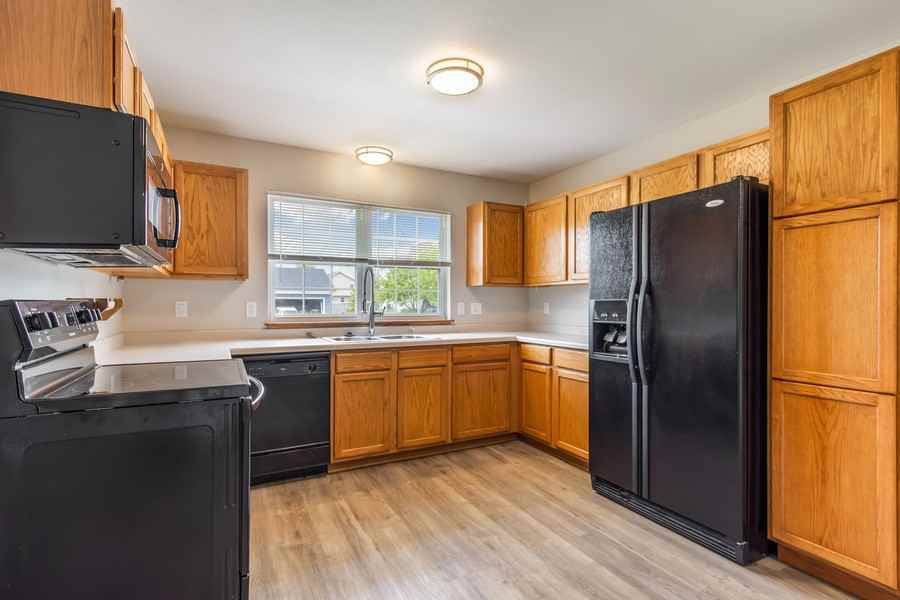 1442 Oriole Dr - Photo 3 of 22