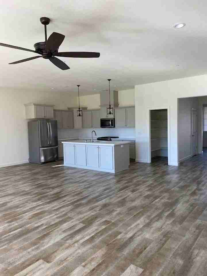 4665 Pleasant Hills Dr - Photo 4 of 14