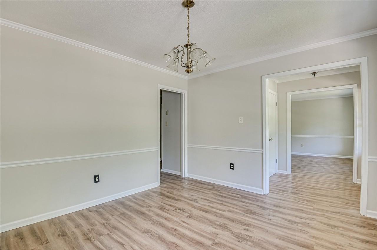 508 Fairfield Ct - Photo 6 of 34