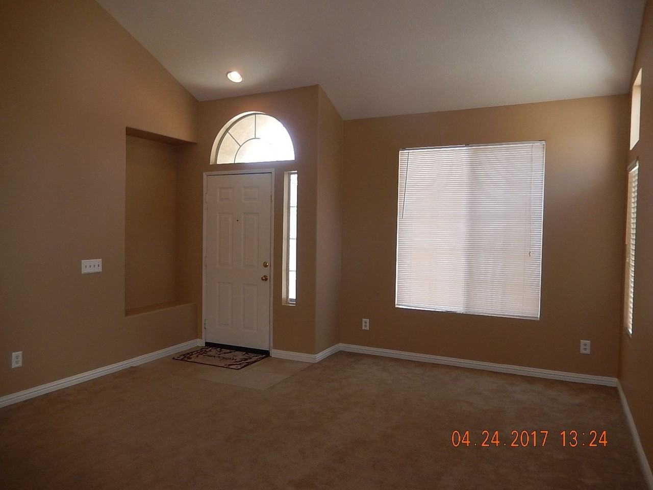 39496 Heatherstone Ct - Photo 3 of 35