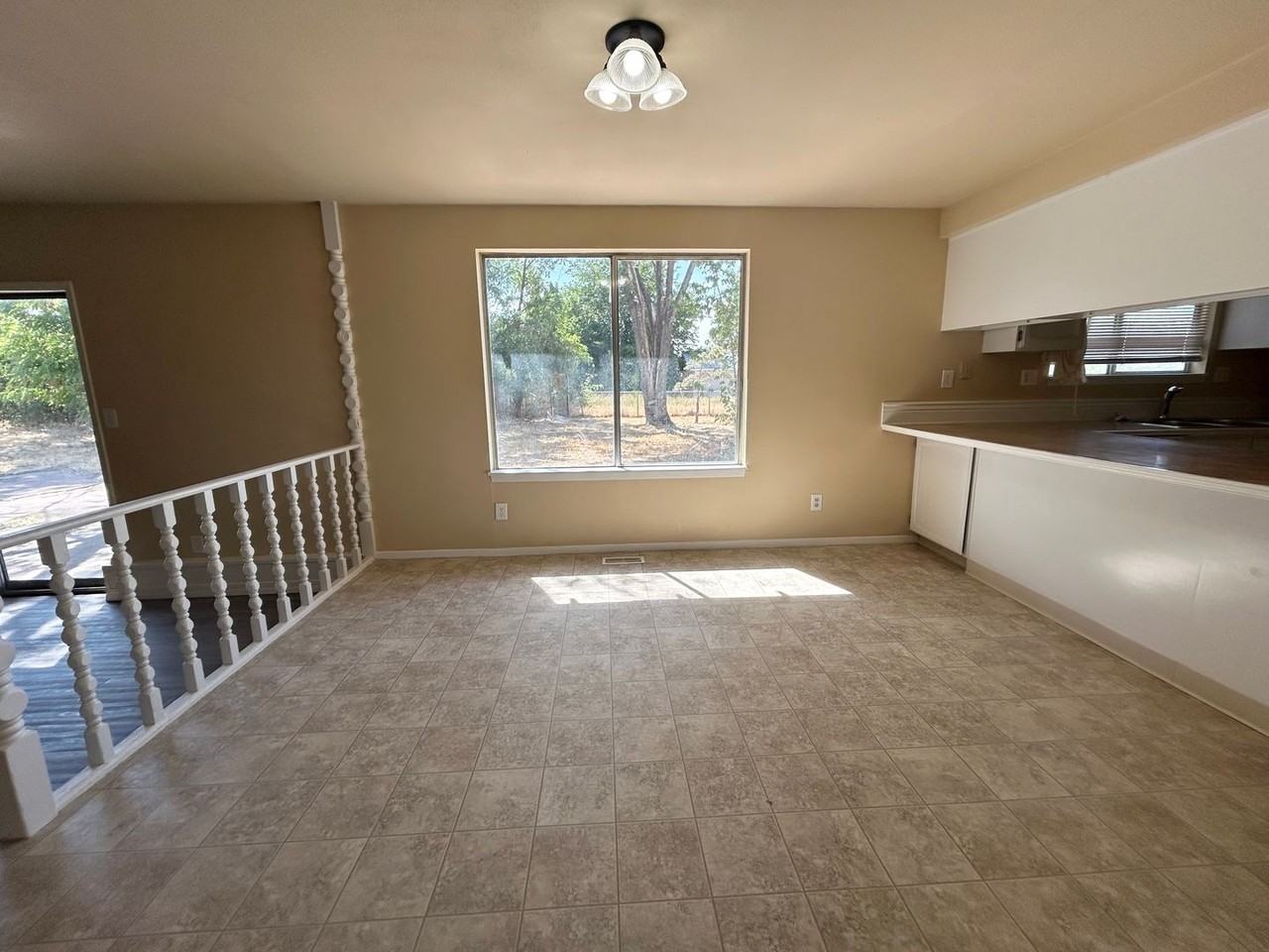 7763 W Remuda Dr - Photo 6 of 27