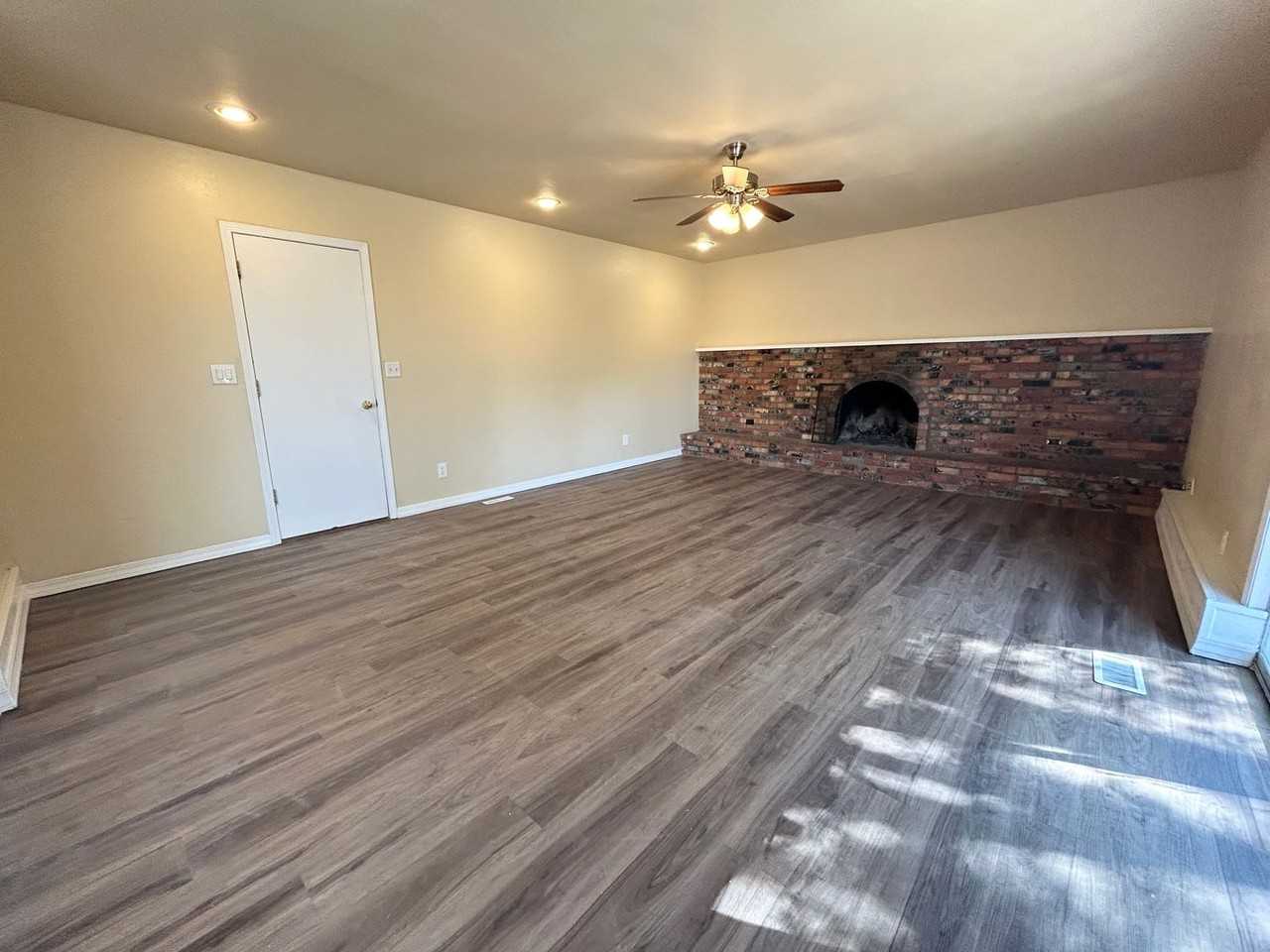 7763 W Remuda Dr - Photo 7 of 27