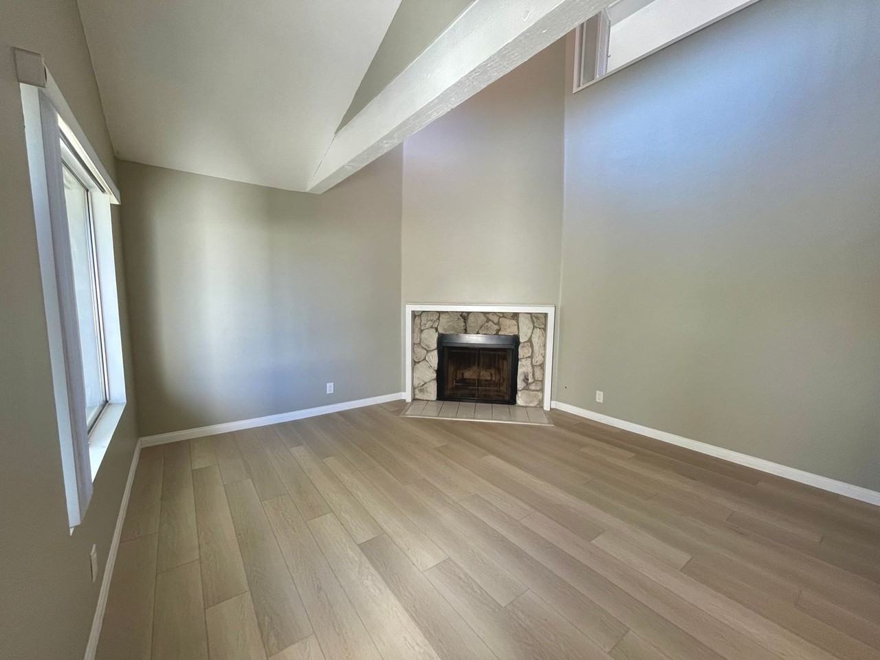 434 E Bard Rd - Photo 3 of 21