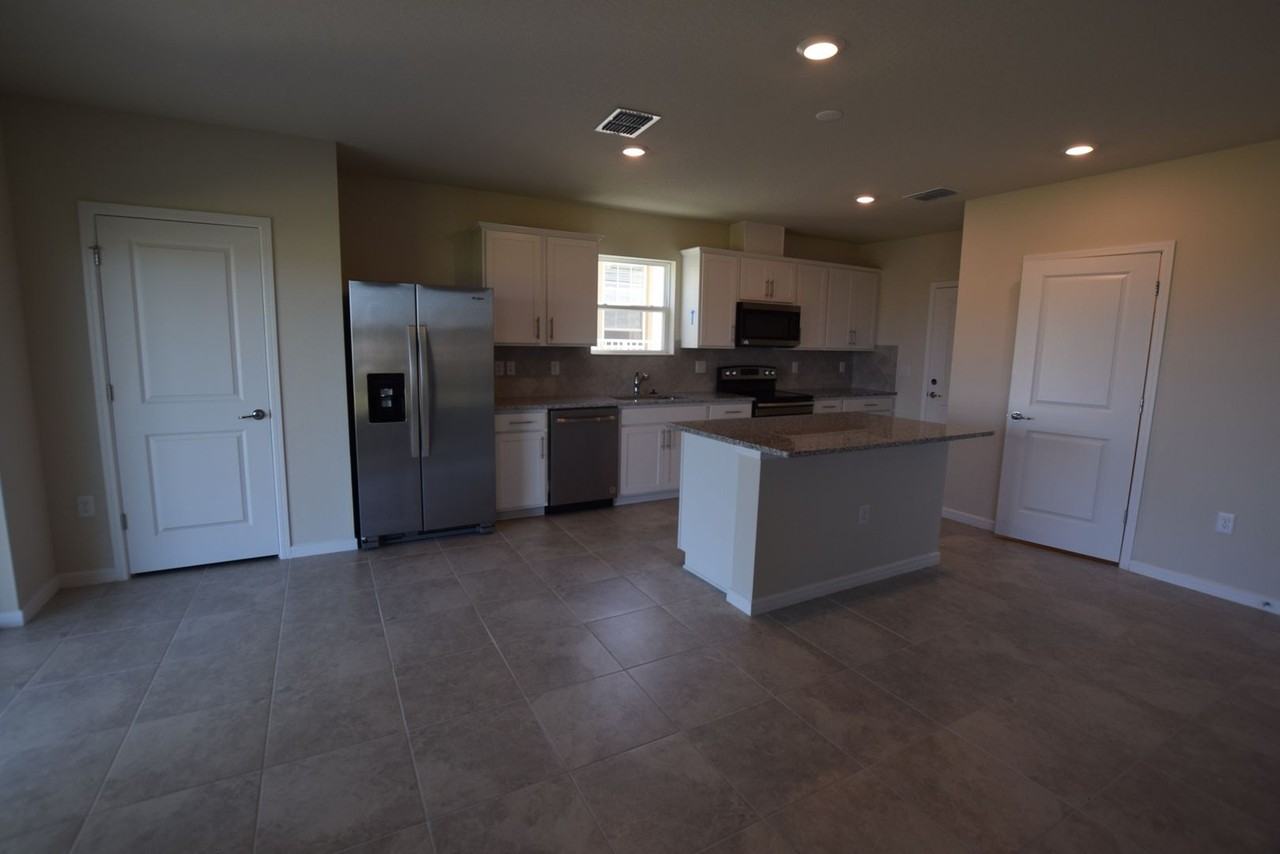 7780 Syracuse Drive - Photo 7 of 21