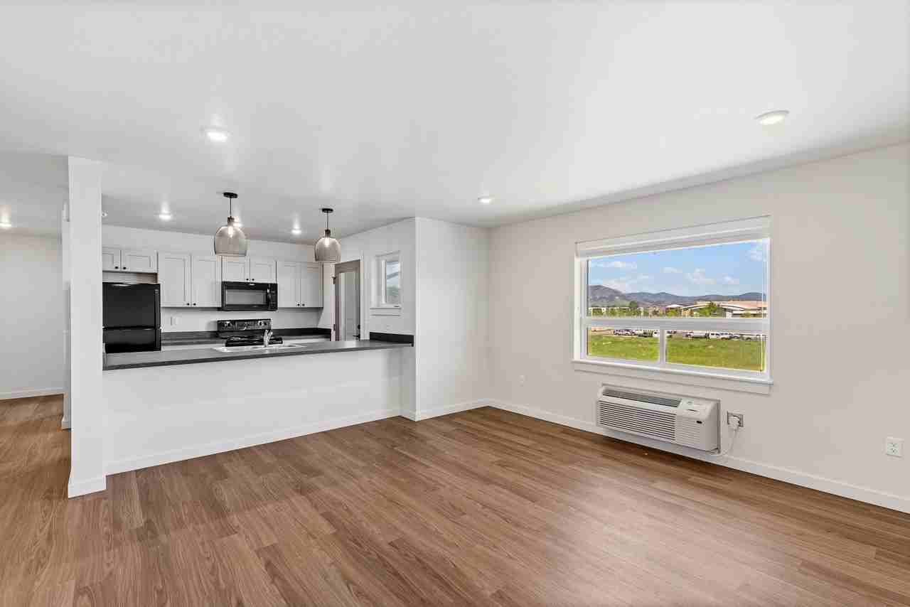 5161 West Side Flats - Photo 7 of 18