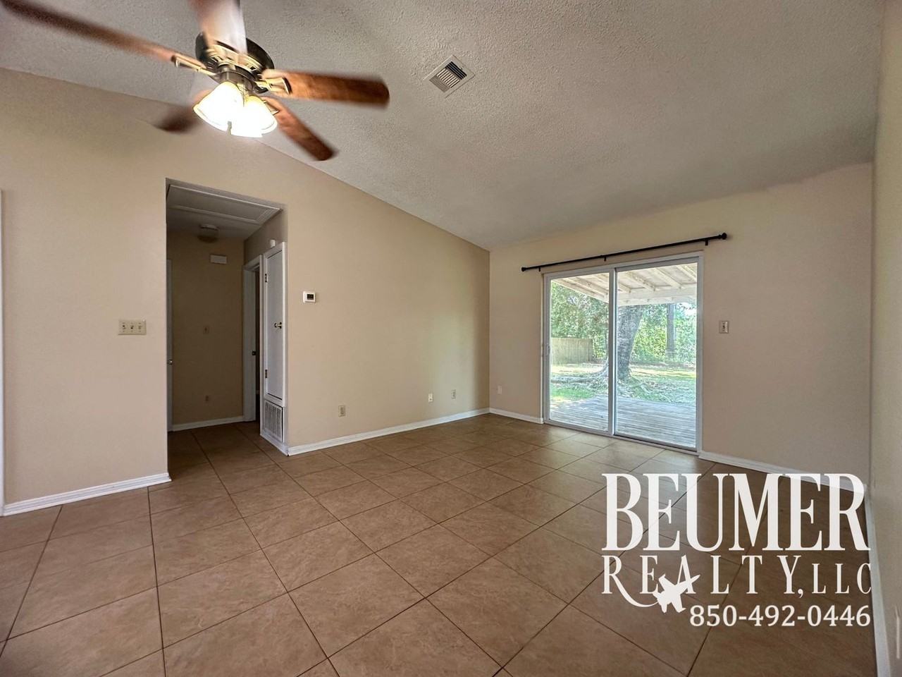 1017 Dog Track Rd - Photo 3 of 20