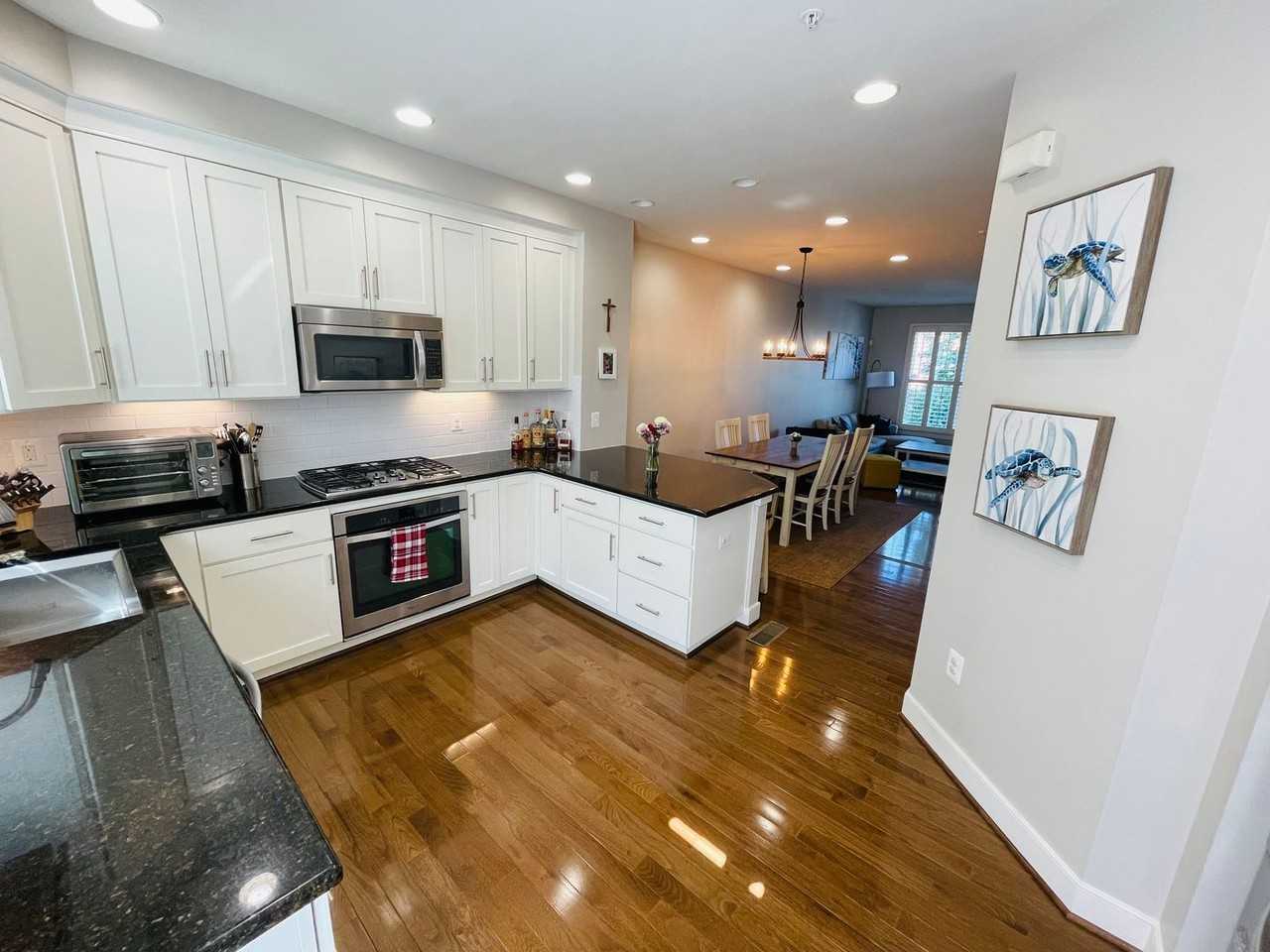 924 Pete Jones Way - Photo 4 of 36