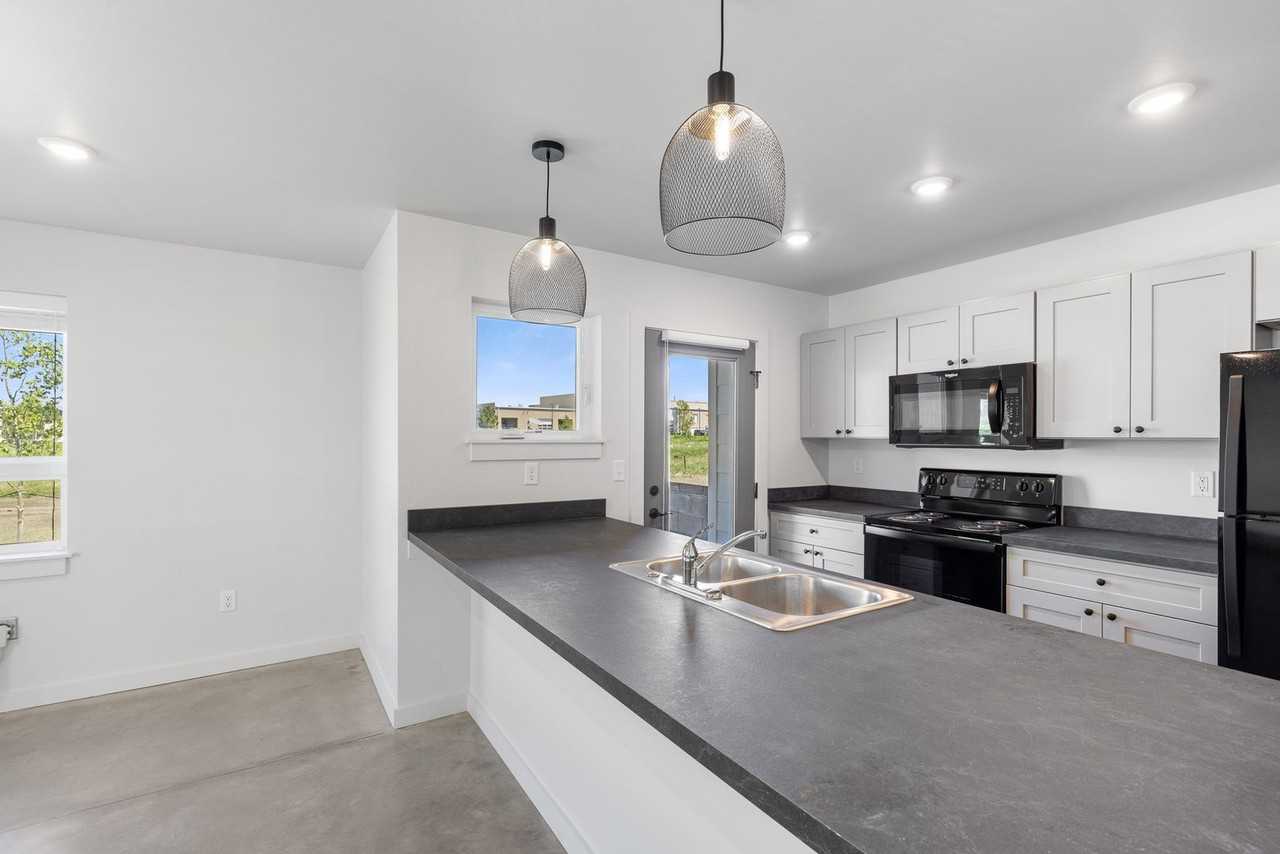 5167 West Side Flats - Photo 6 of 20