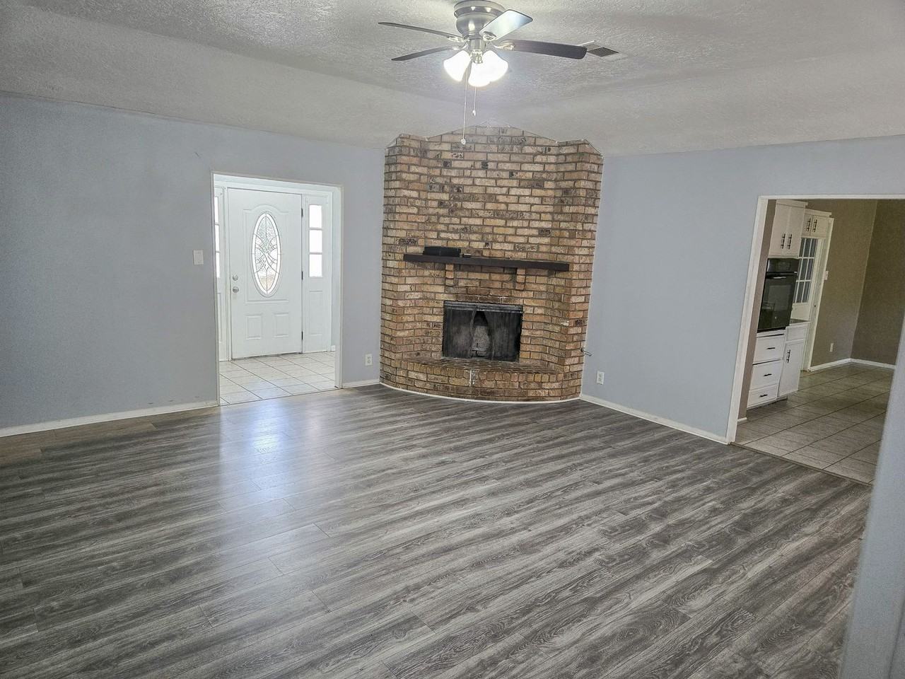 5270 Wildwood Dr - Photo 4 of 16