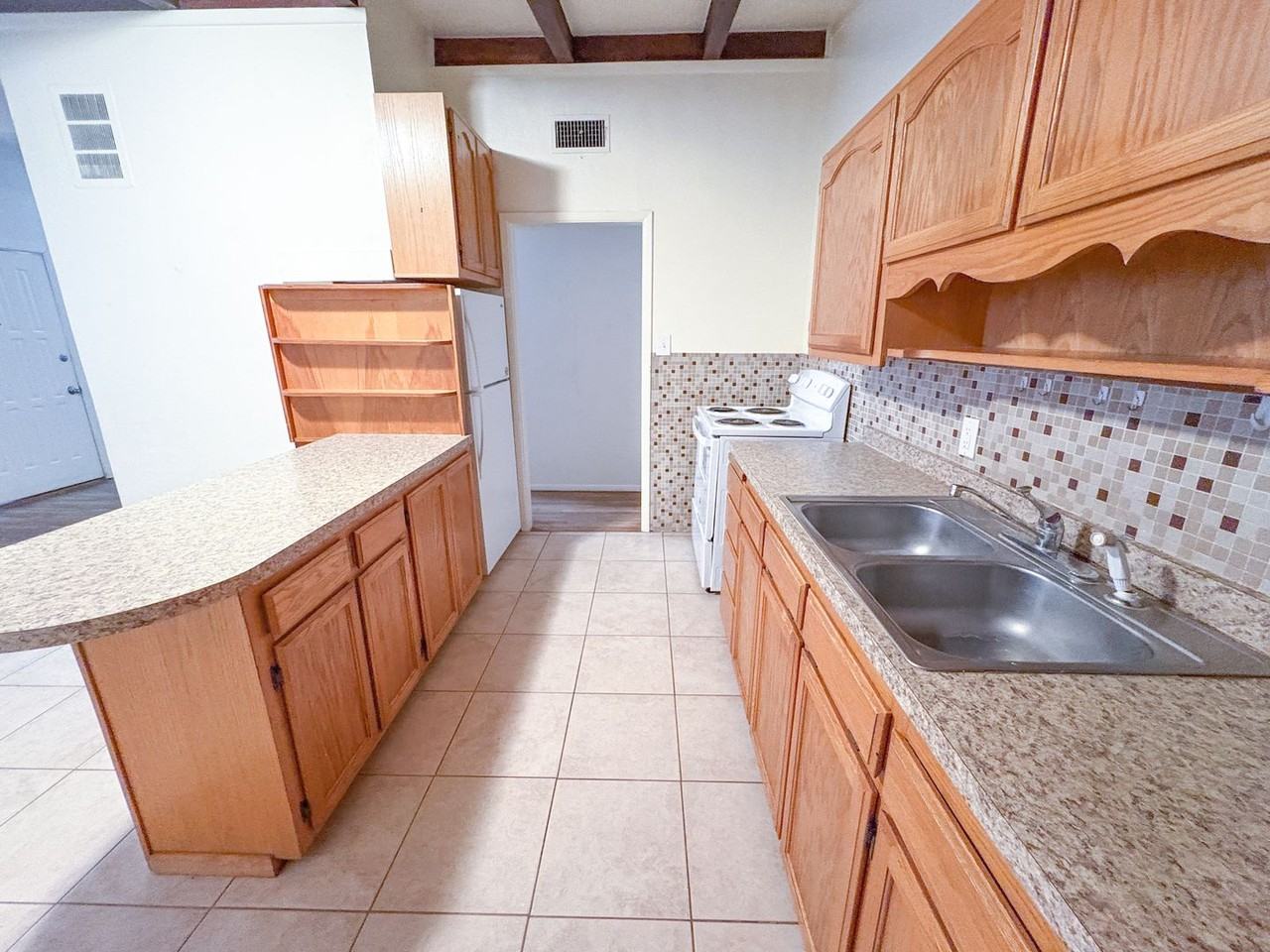 708 Avenue P - Photo 3 of 11