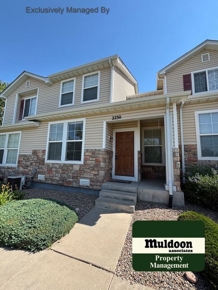 2230 Whale Point - Photo 2 of 12